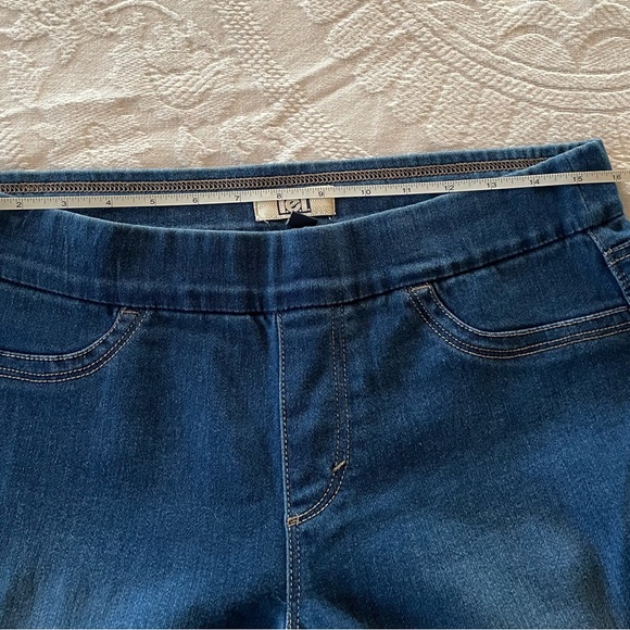 l.e.i. Pull-on Jeans sz L - Picture 5 of 8